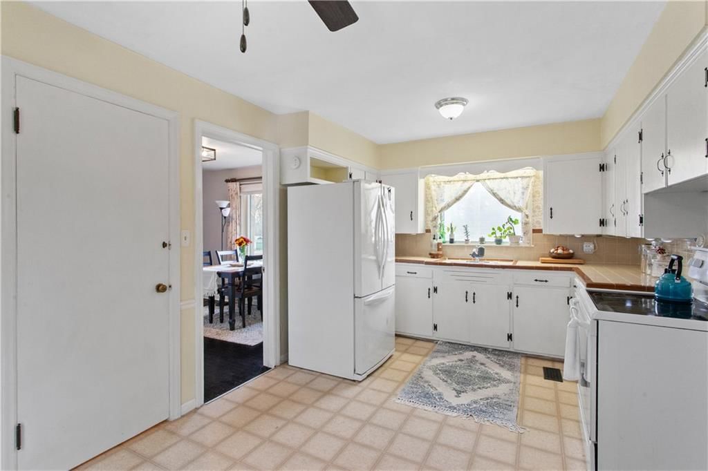 6811 Blue Parkway — photo 12