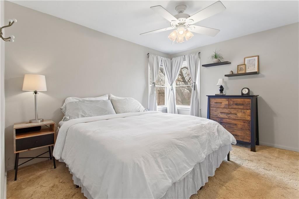 6811 Blue Parkway — photo 13