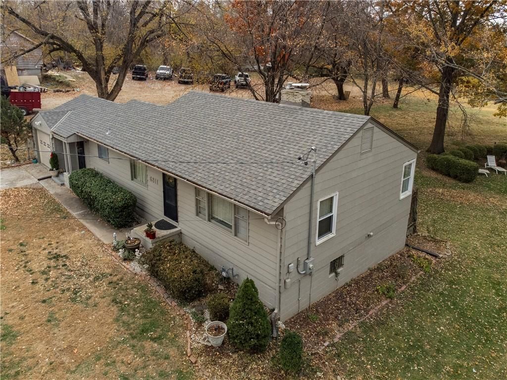 6811 Blue Parkway — photo 22