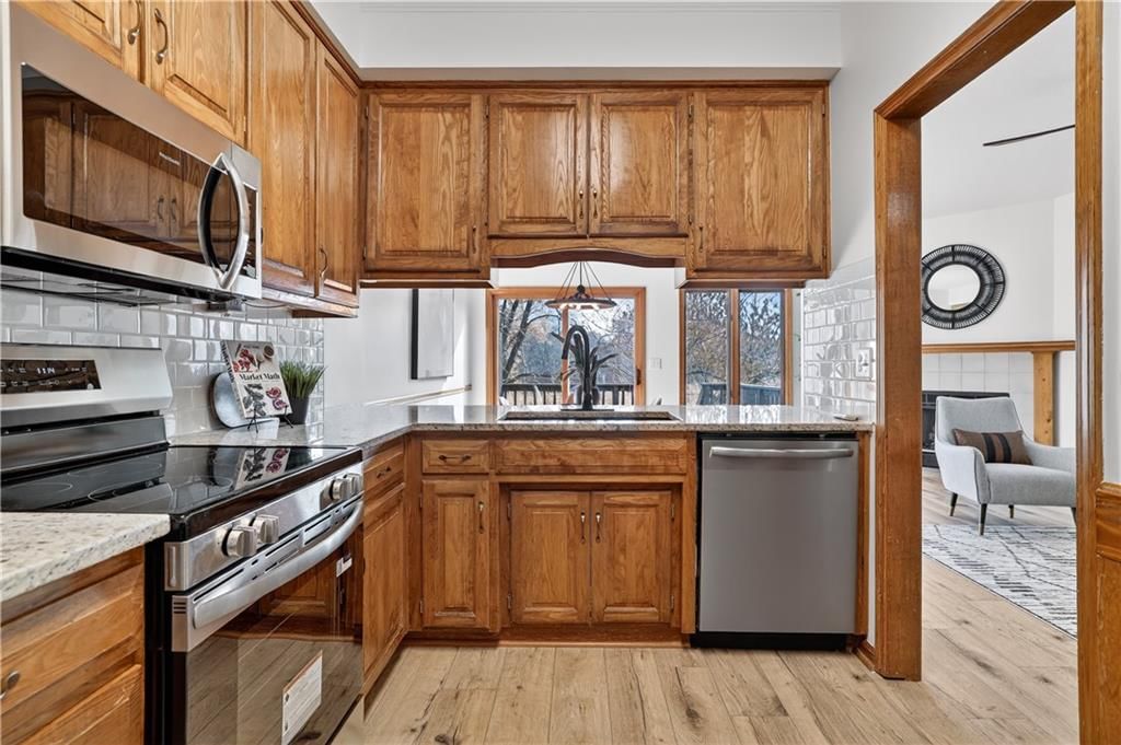 6305 NW 82nd Court — photo 9