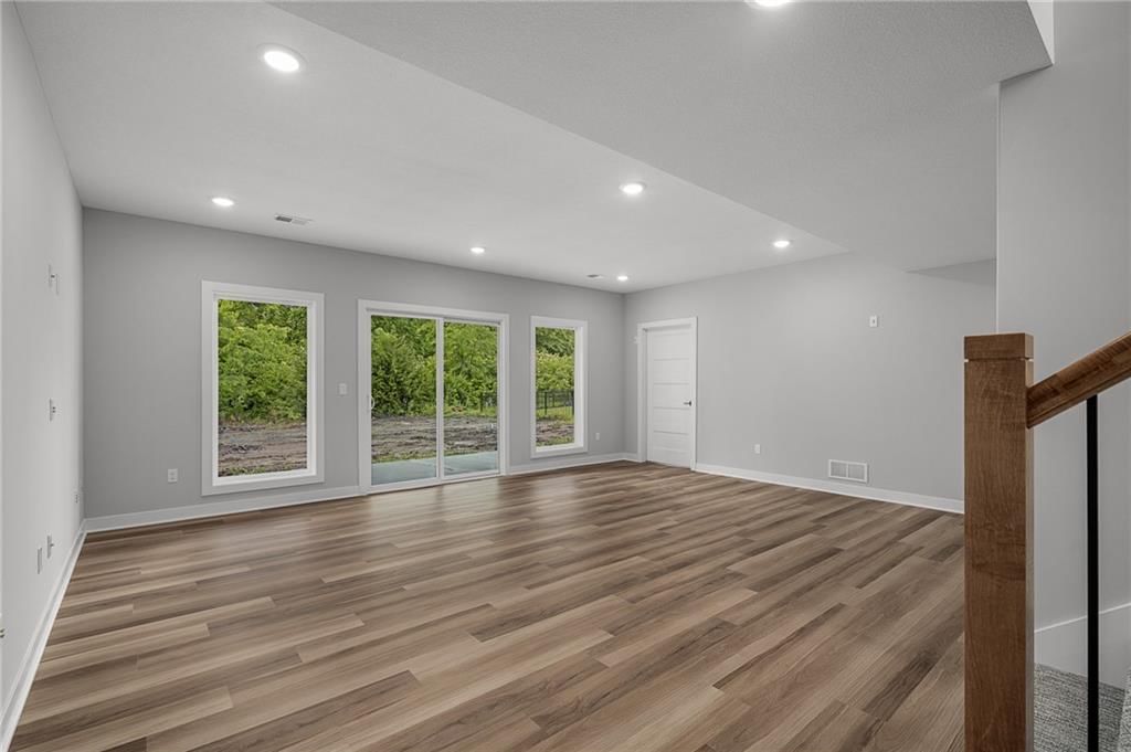 Photo 31 of 47 - 25000 W 89th Street