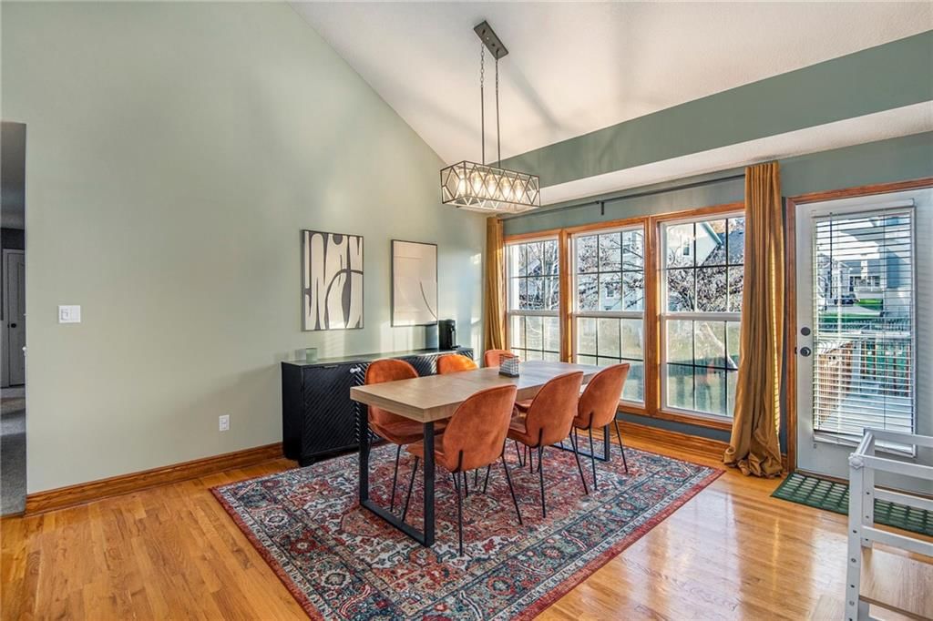 2421 NE Carousel Court — photo 8
