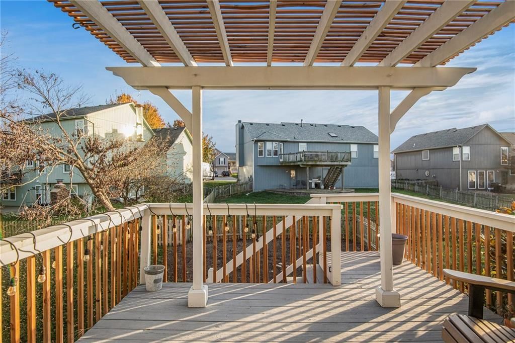 2421 NE Carousel Court — photo 10