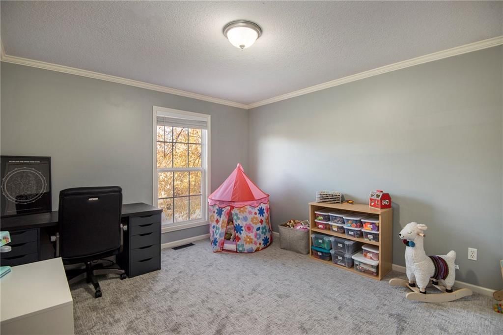 2421 NE Carousel Court — photo 15