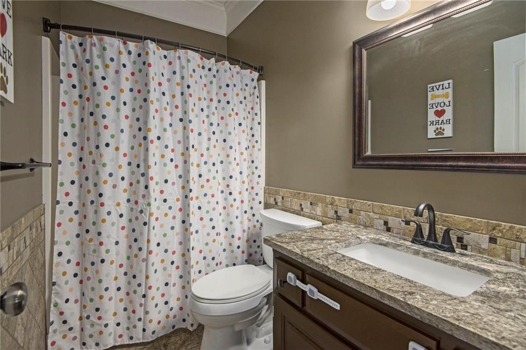 2421 NE Carousel Court — photo 17