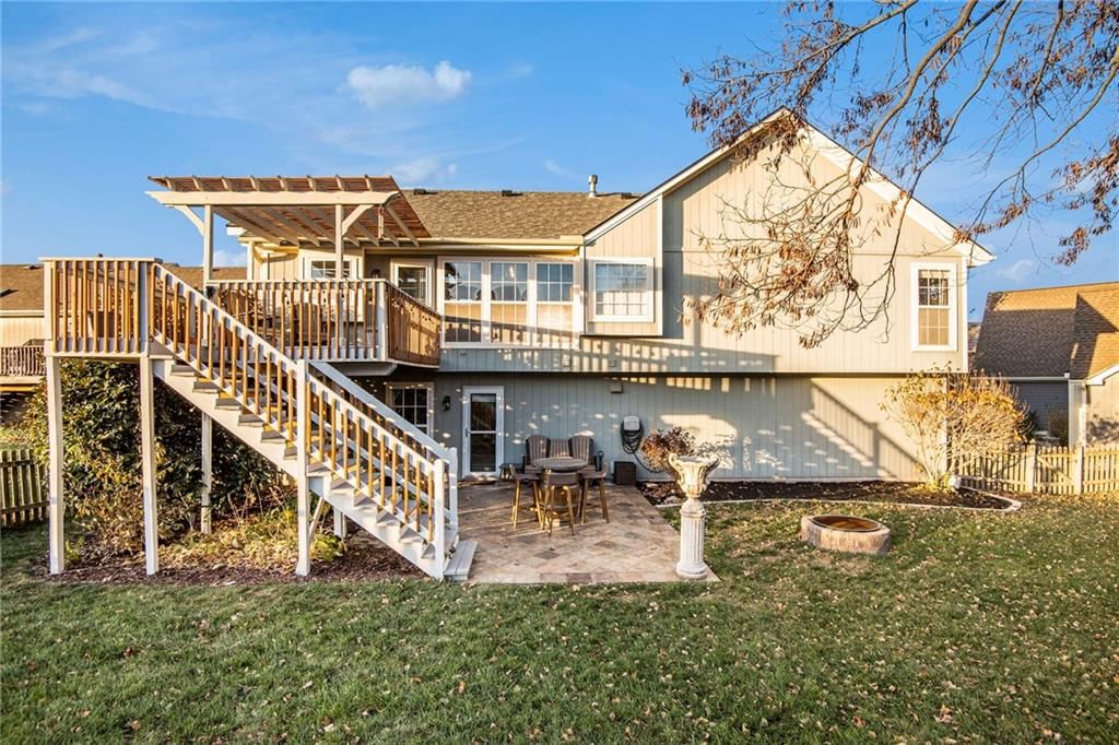 2421 NE Carousel Court — photo 22