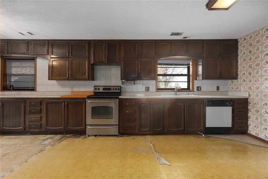 1717 SW Hook Road — photo 19