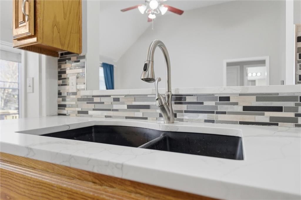 11004 N Hunter Avenue — photo 12