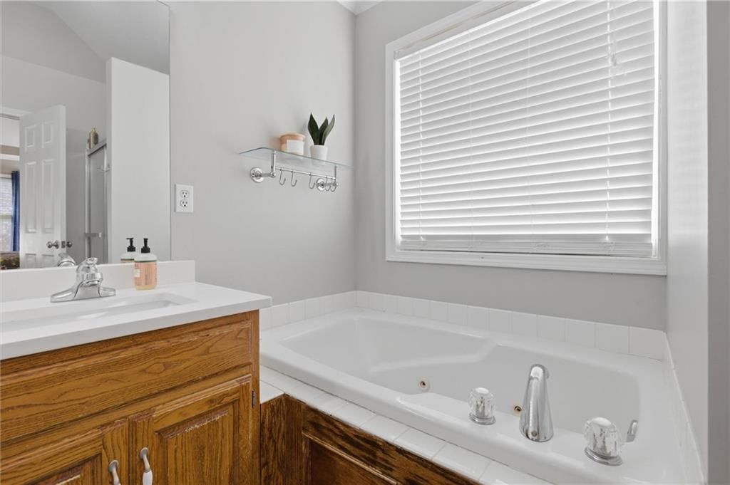 11004 N Hunter Avenue — photo 17