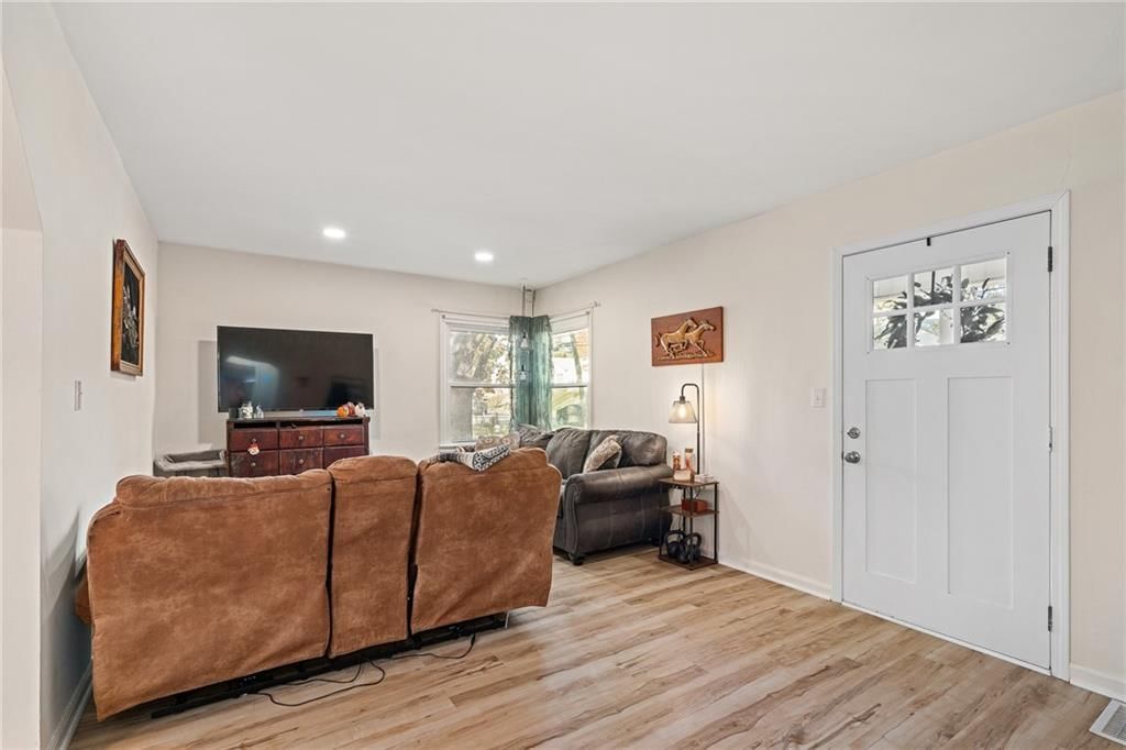 3748 Springfield Street — photo 10