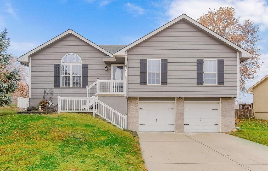 900 NE 194th Terrace, Smithville, MO