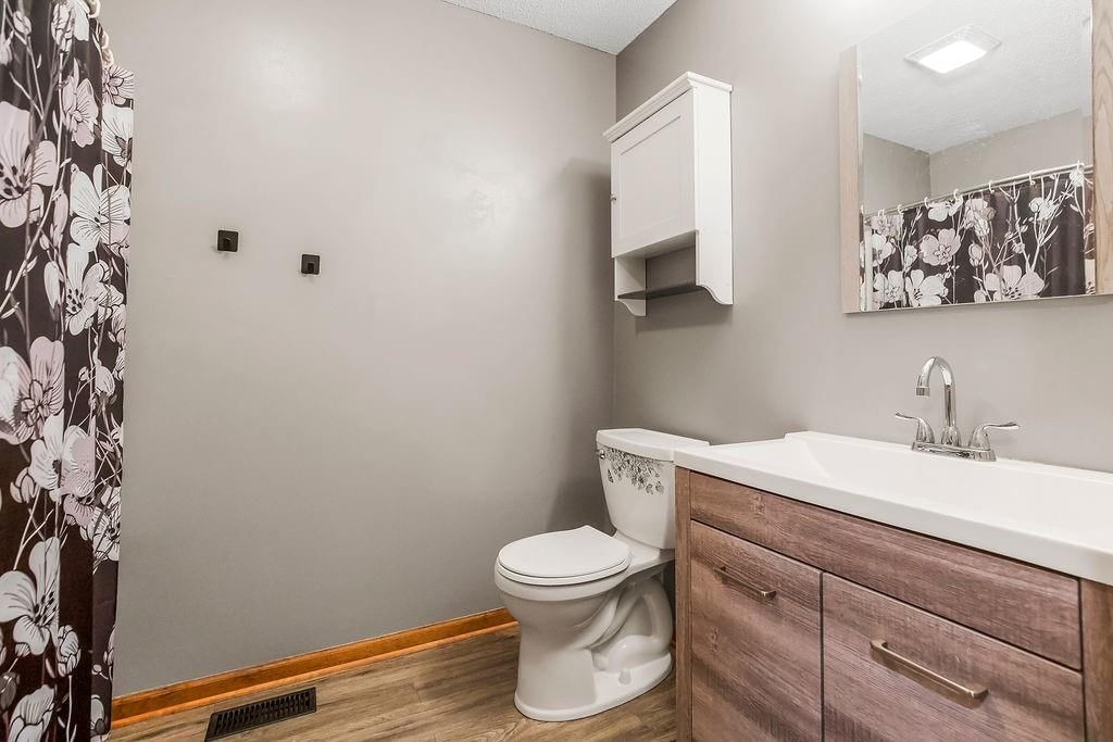 900 NE 194th Terrace — photo 13