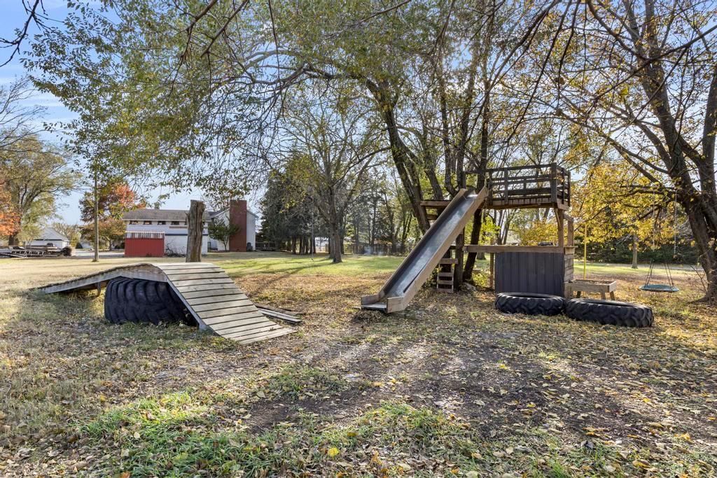 2139 Jayhawk Road — photo 41