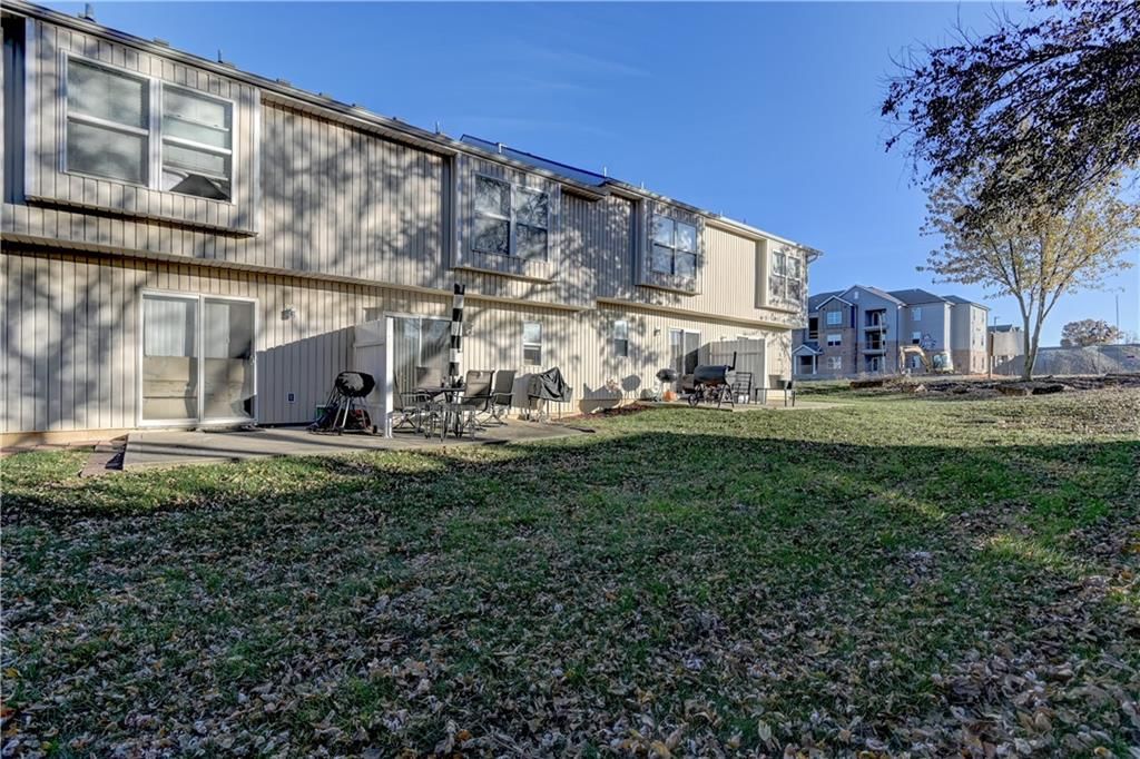 204 N Pointe Lane — photo 29