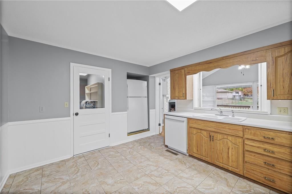 10701 N Main Street — photo 10