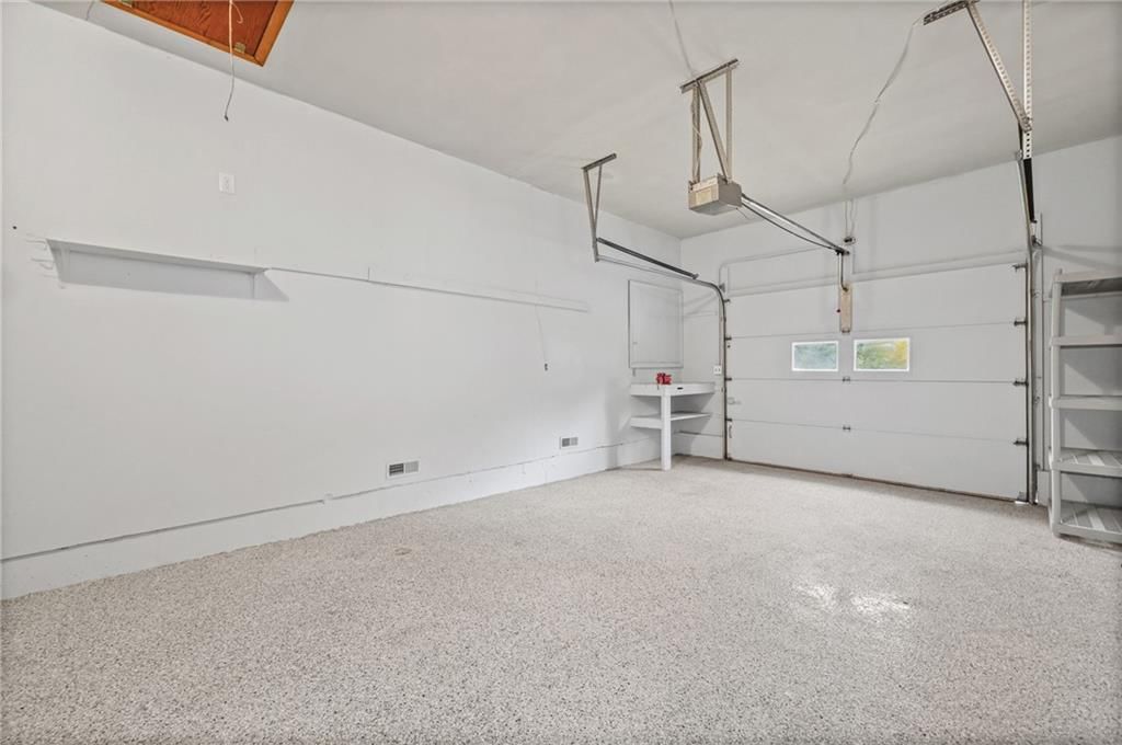 10701 N Main Street — photo 19