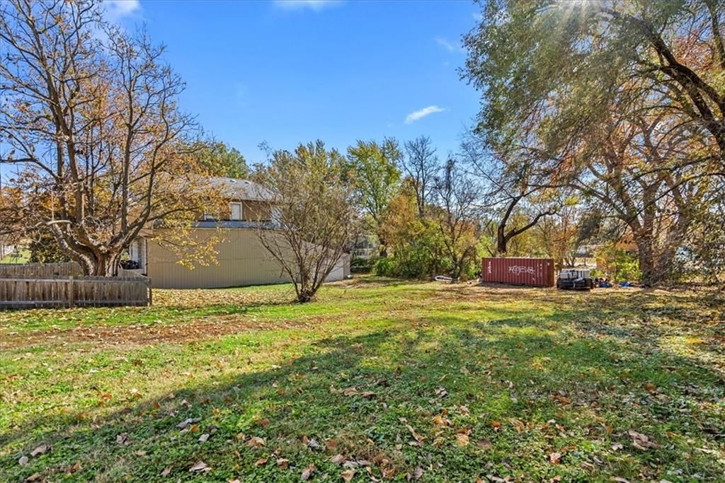 929 Greeley Avenue — photo 9