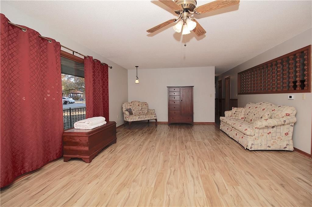 405 N Ash Street — photo 13