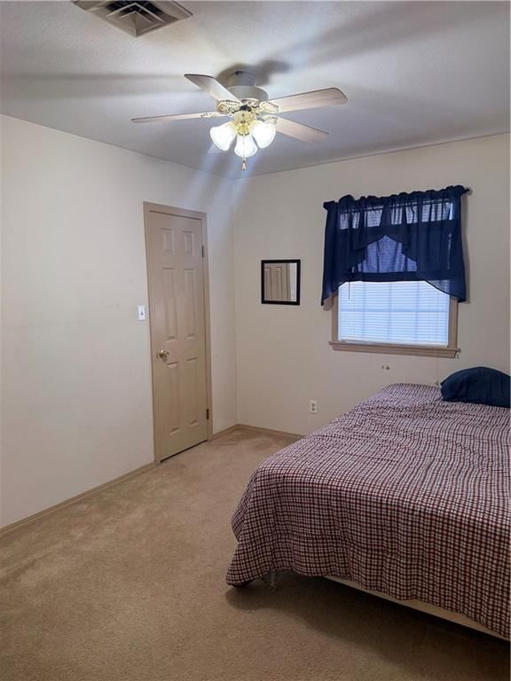 Photo 9 of 14 - 305 Gibson Street