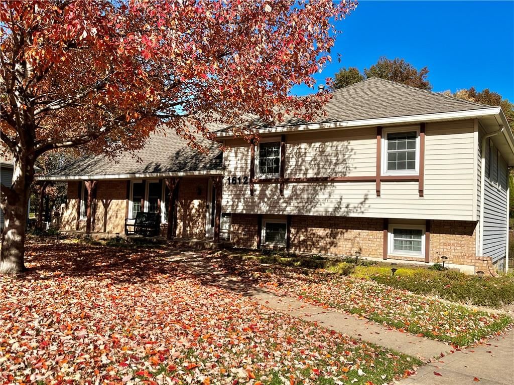 1612 NE Rosewood Drive, Gladstone, MO