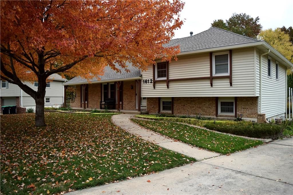 1612 NE Rosewood Drive — photo 2