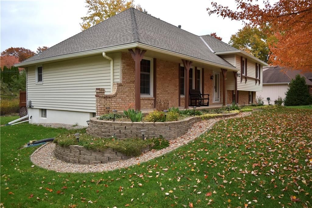 1612 NE Rosewood Drive — photo 3