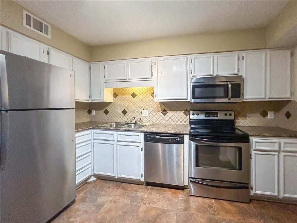3602 Gillham Drive — photo 24