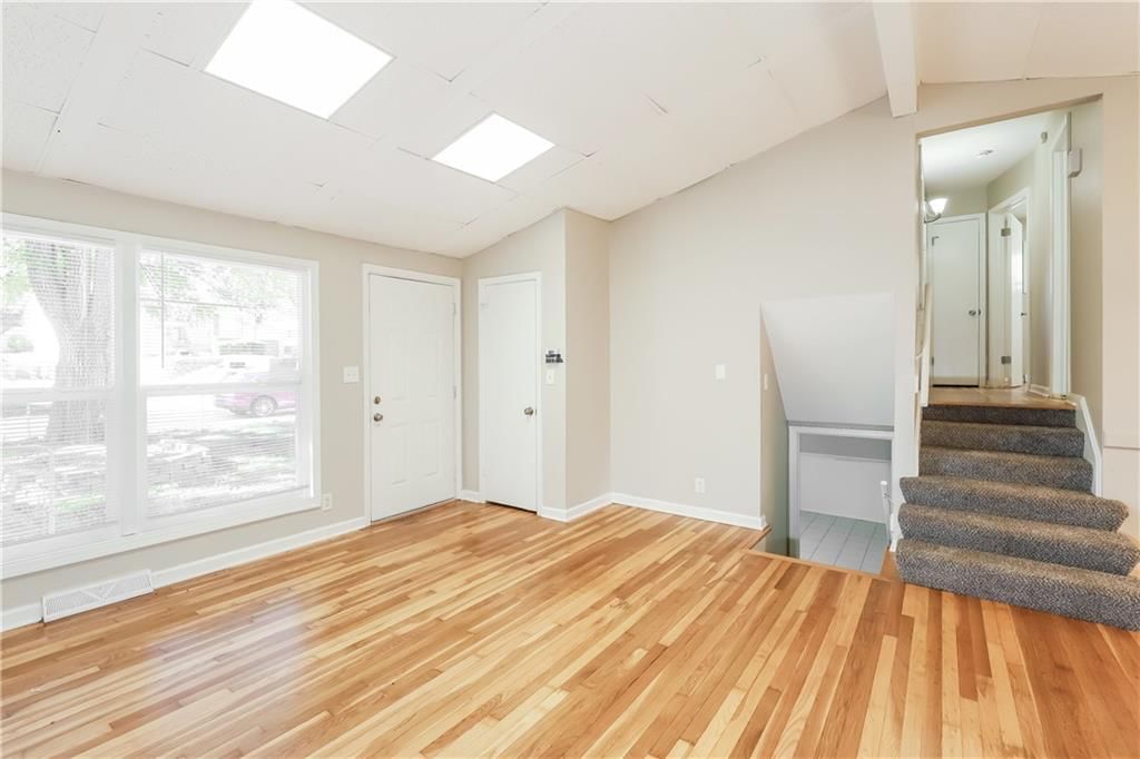 915 S Prairie Street — photo 4