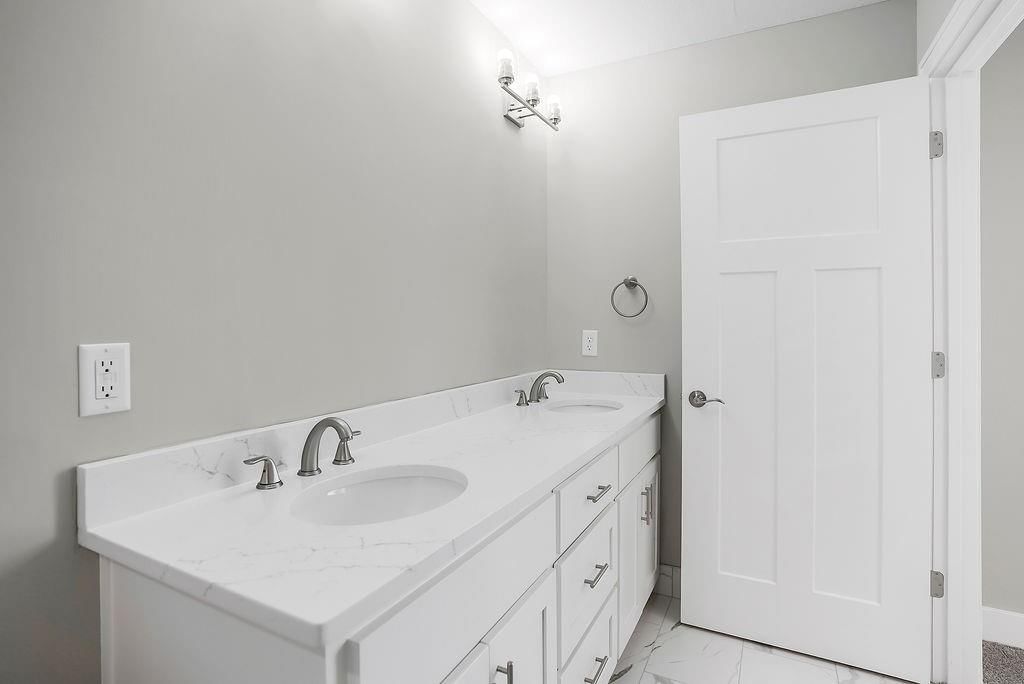 1313 N 159th Street — photo 15