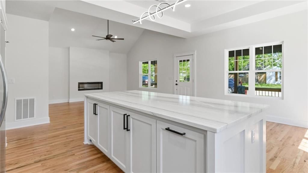 227 E Mill Street — photo 12