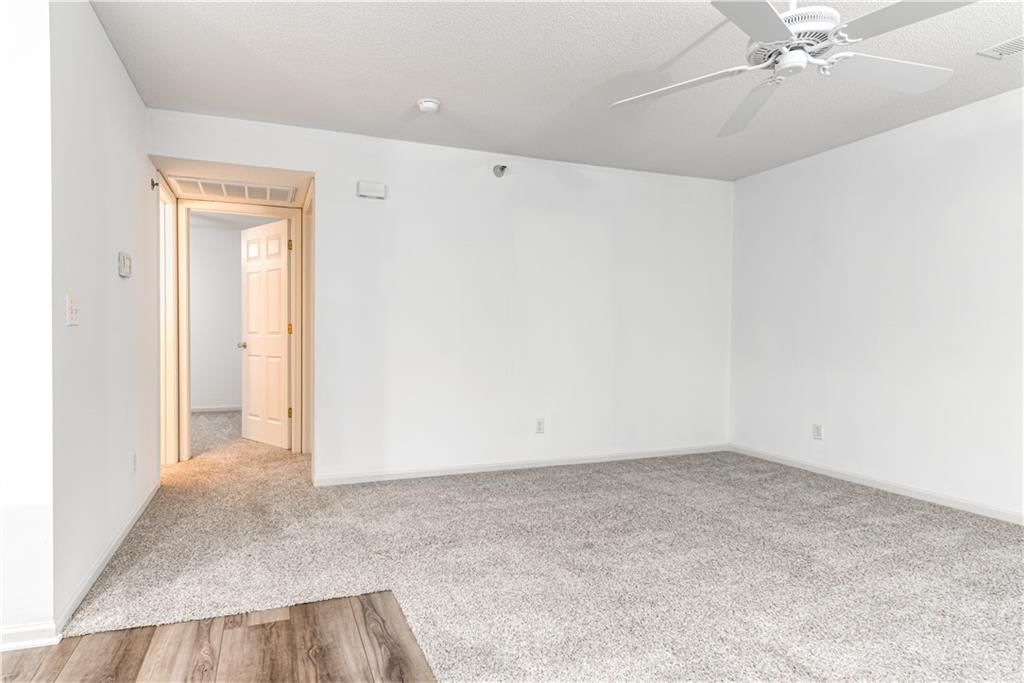 6856 N Olive Street — photo 5