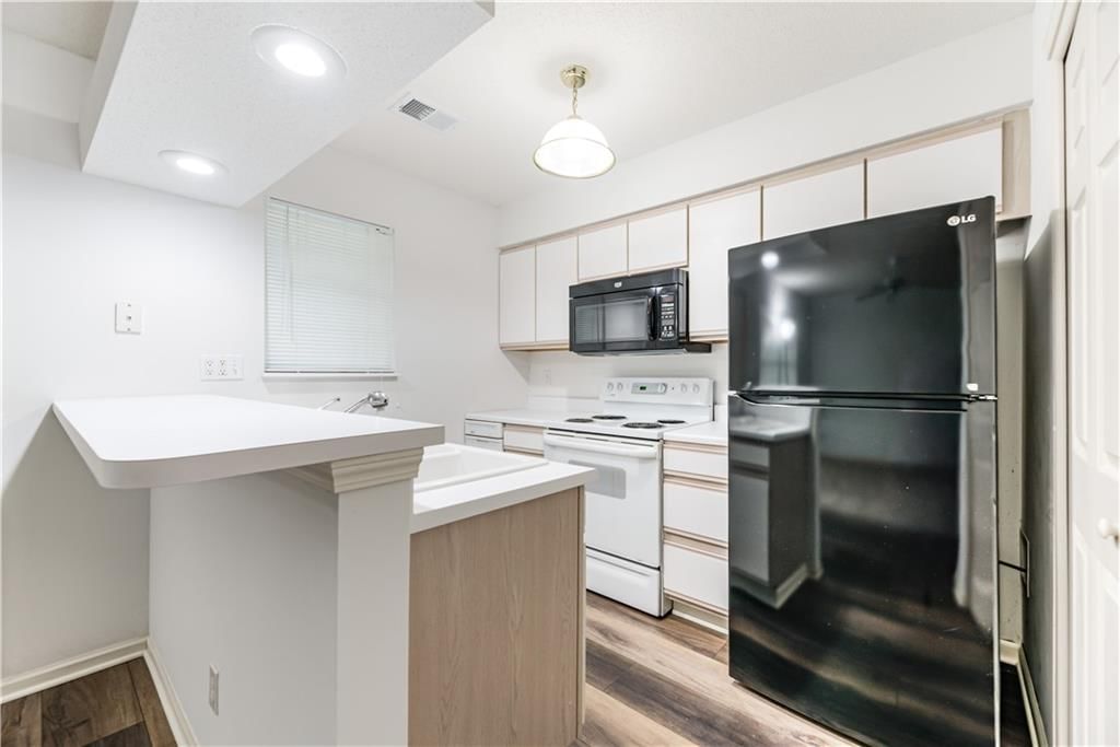 6856 N Olive Street — photo 7