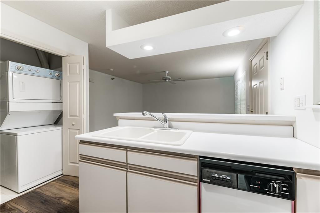 6856 N Olive Street — photo 9