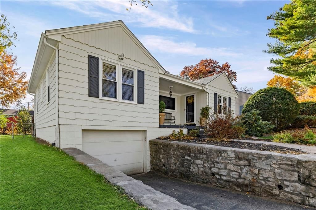 6121 W 54th Terrace, Mission, KS
