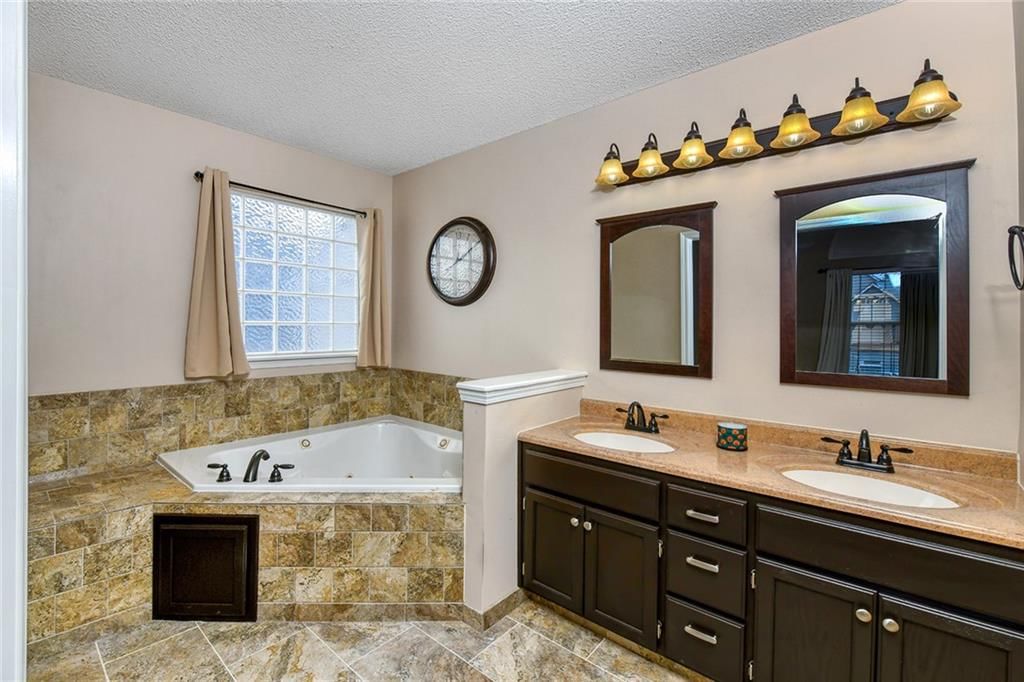 3916 SW Chatham Drive — photo 18