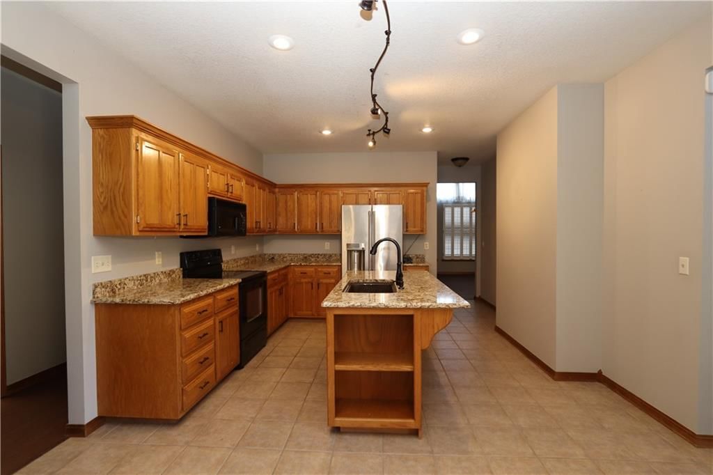 1611 N Marzelle Drive — photo 7