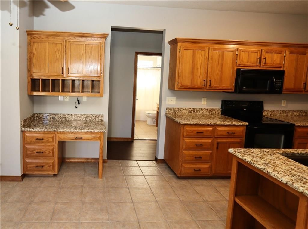 1611 N Marzelle Drive — photo 9