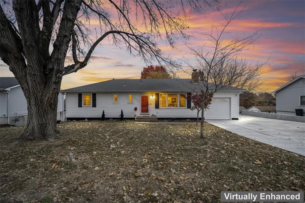 5204 Douglas Avenue — photo 2