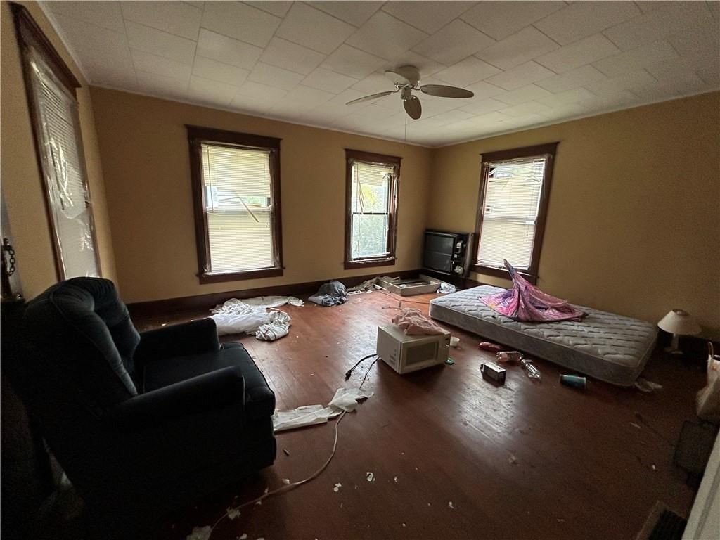609 R Street — photo 16