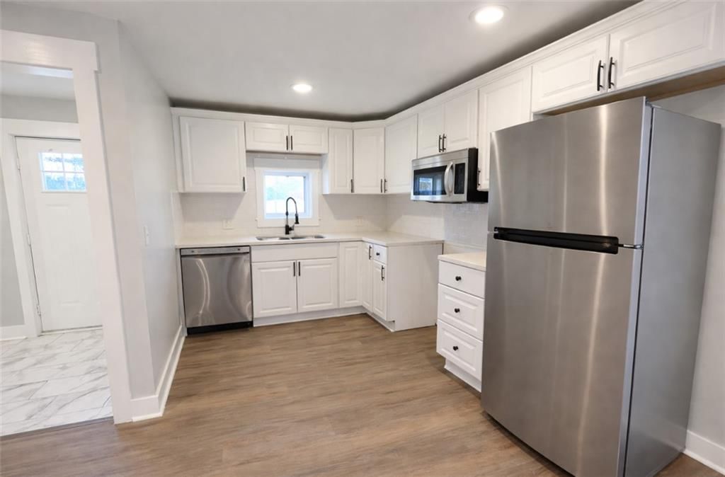 720 Brown Avenue — photo 2