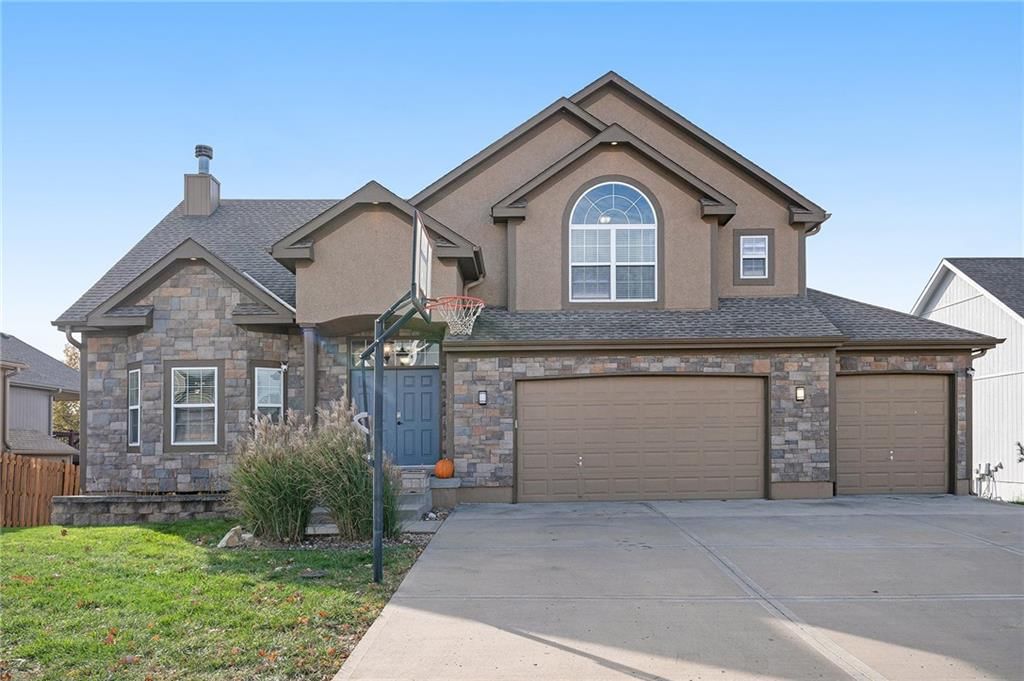 1505 NE 180TH Terrace, Smithville, MO