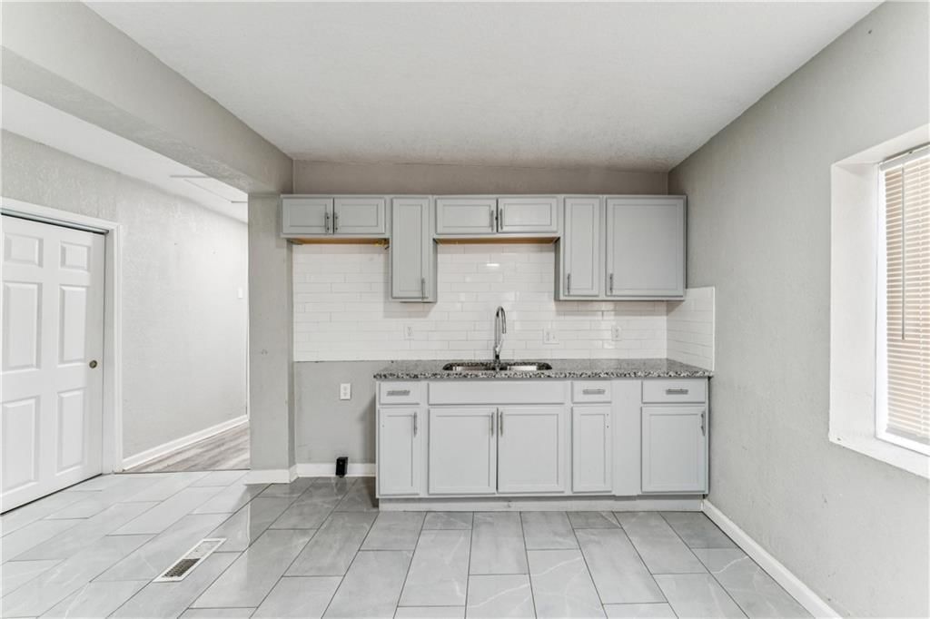 4101 E 59th Street — photo 11