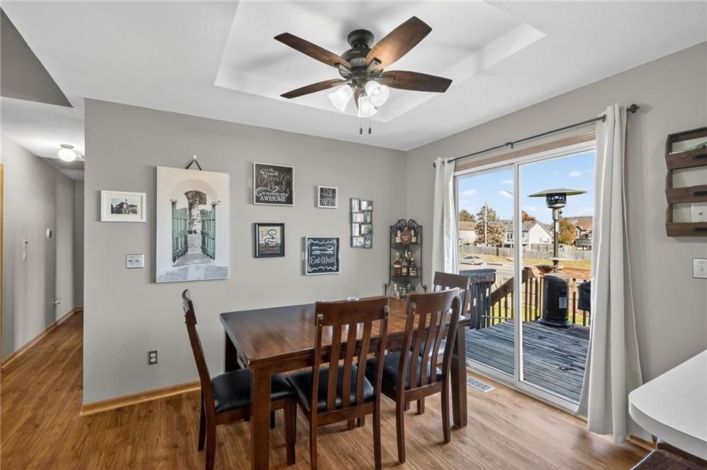 653 SE Canterbury Lane — photo 8
