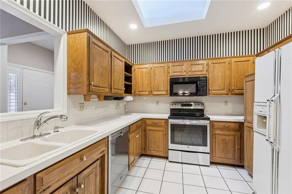 12537 Broadmoor Street — photo 10