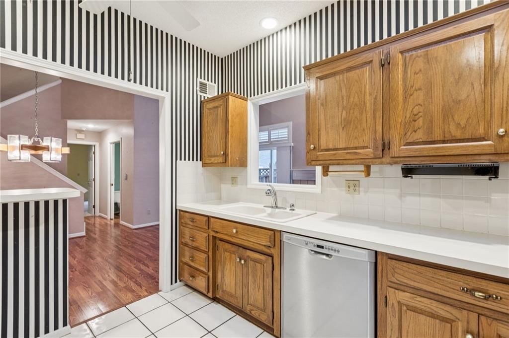12537 Broadmoor Street — photo 11