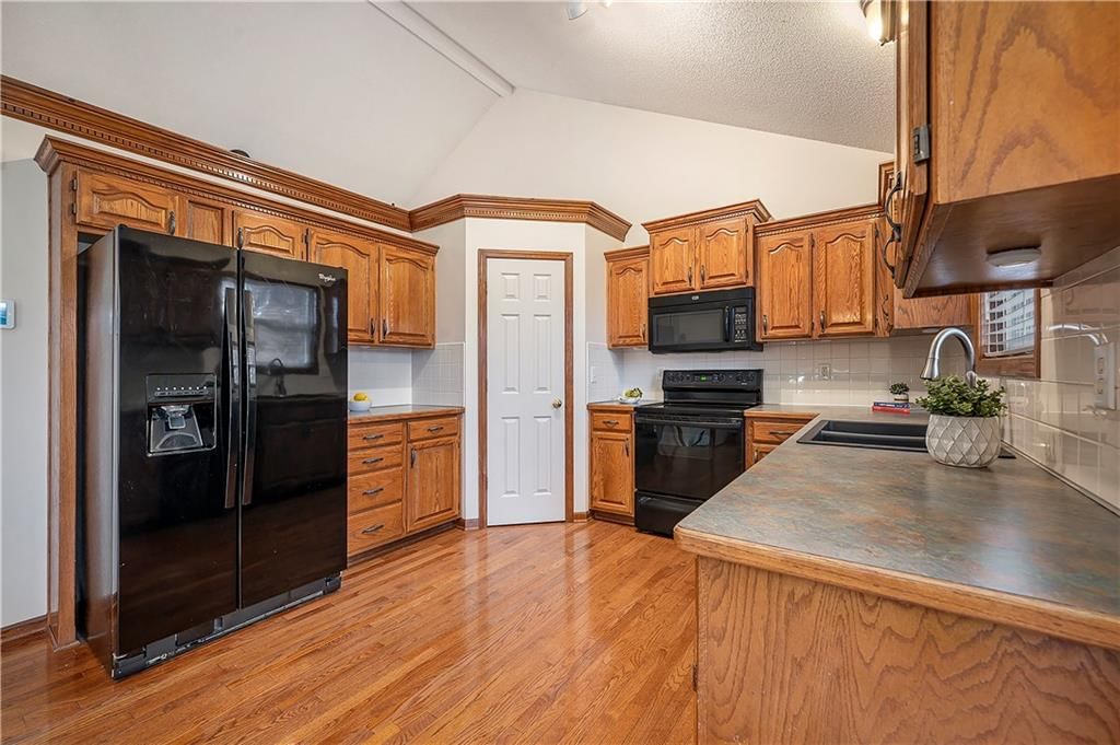 11264 N SUMMIT Street — photo 6