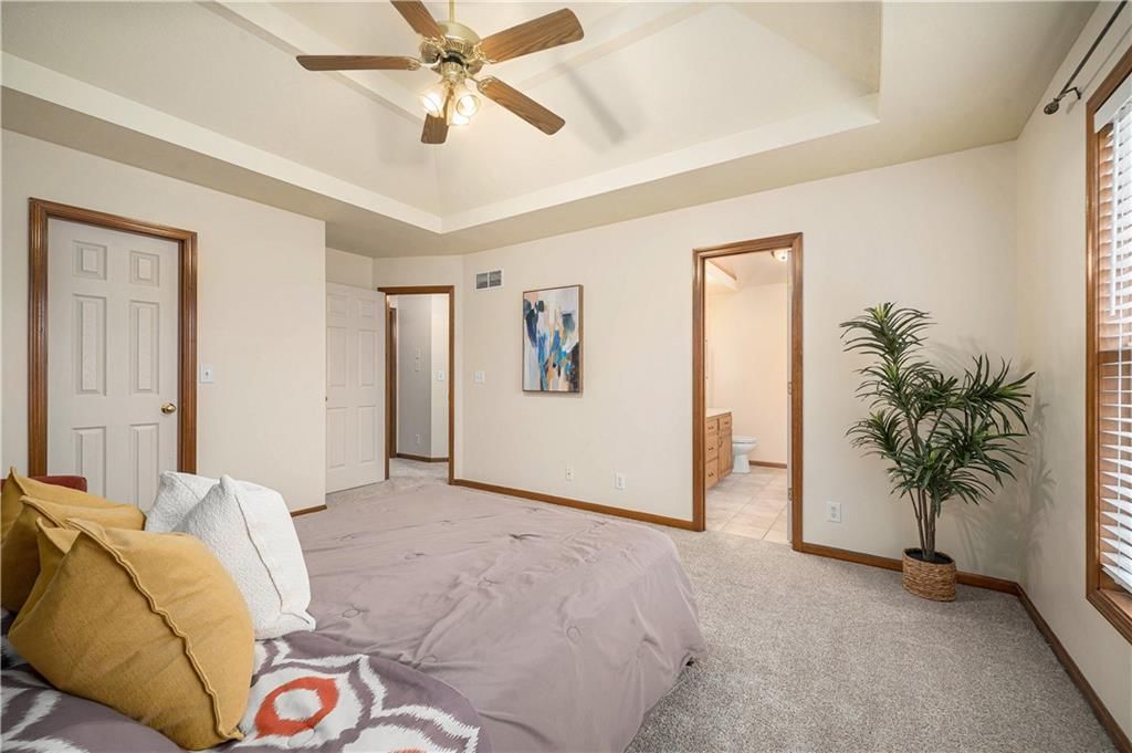 11264 N SUMMIT Street — photo 15