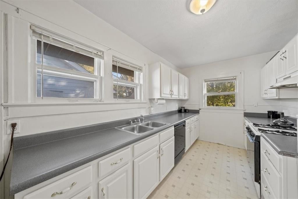 3821 Genessee Street — photo 10