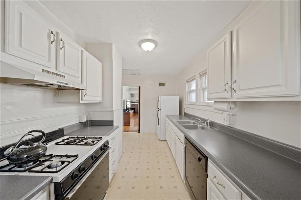 3821 Genessee Street — photo 12