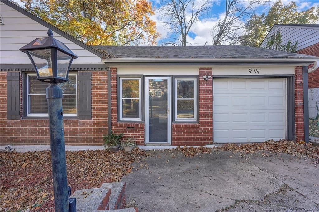 9 W Pocahontas Lane — photo 2